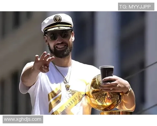 克莱想让弗拉格像魔术师和指环王一样,新秀赛季就夺冠 克莱想让弗拉格像魔术师和指环王一样,新秀赛季就夺冠