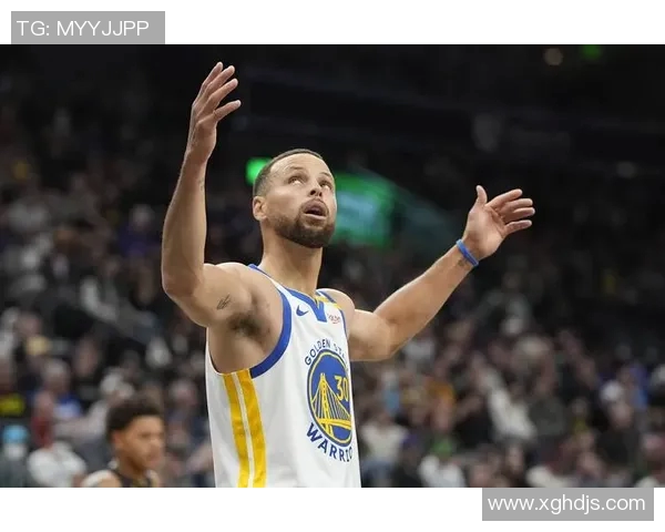 这算加班!库里首节剩9秒被换上 轰进中圈超远三分! 这算加班!库里首节剩9秒被换上 轰进中圈超远三分!